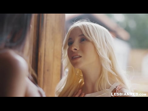 ❤️ Tyttö tulee kotiin muutamaa kuukautta myöhemmin ja päätyy syömään äitipuolensa pillua Kova porno at fi.yourxxxvideos.ru